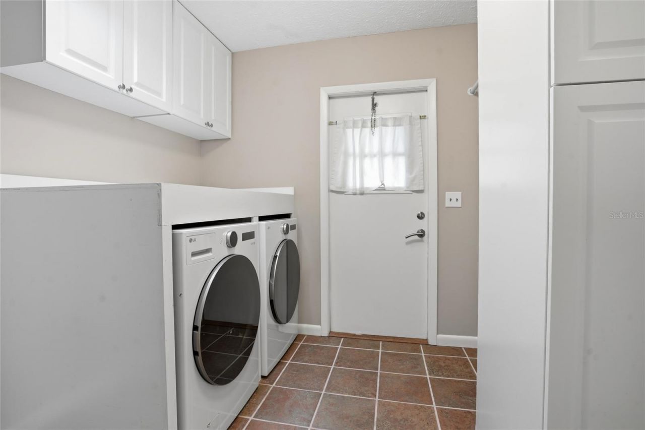 15908 Hampton Village Drive , Tampa, FL 33618 Photo