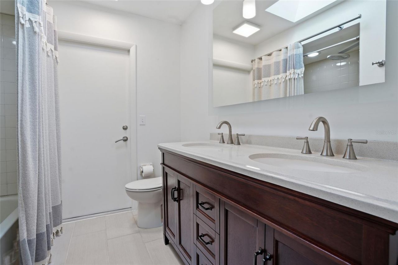 15908 Hampton Village Drive , Tampa, FL 33618 Photo