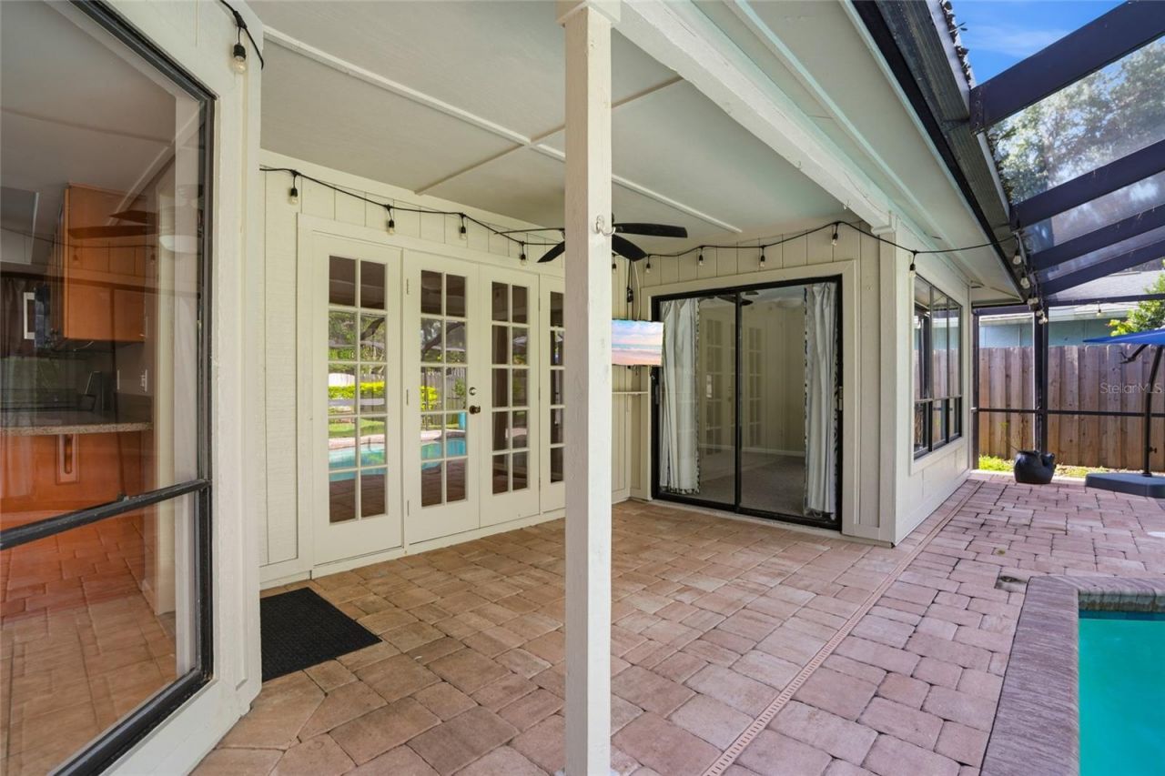15908 Hampton Village Drive , Tampa, FL 33618 Photo