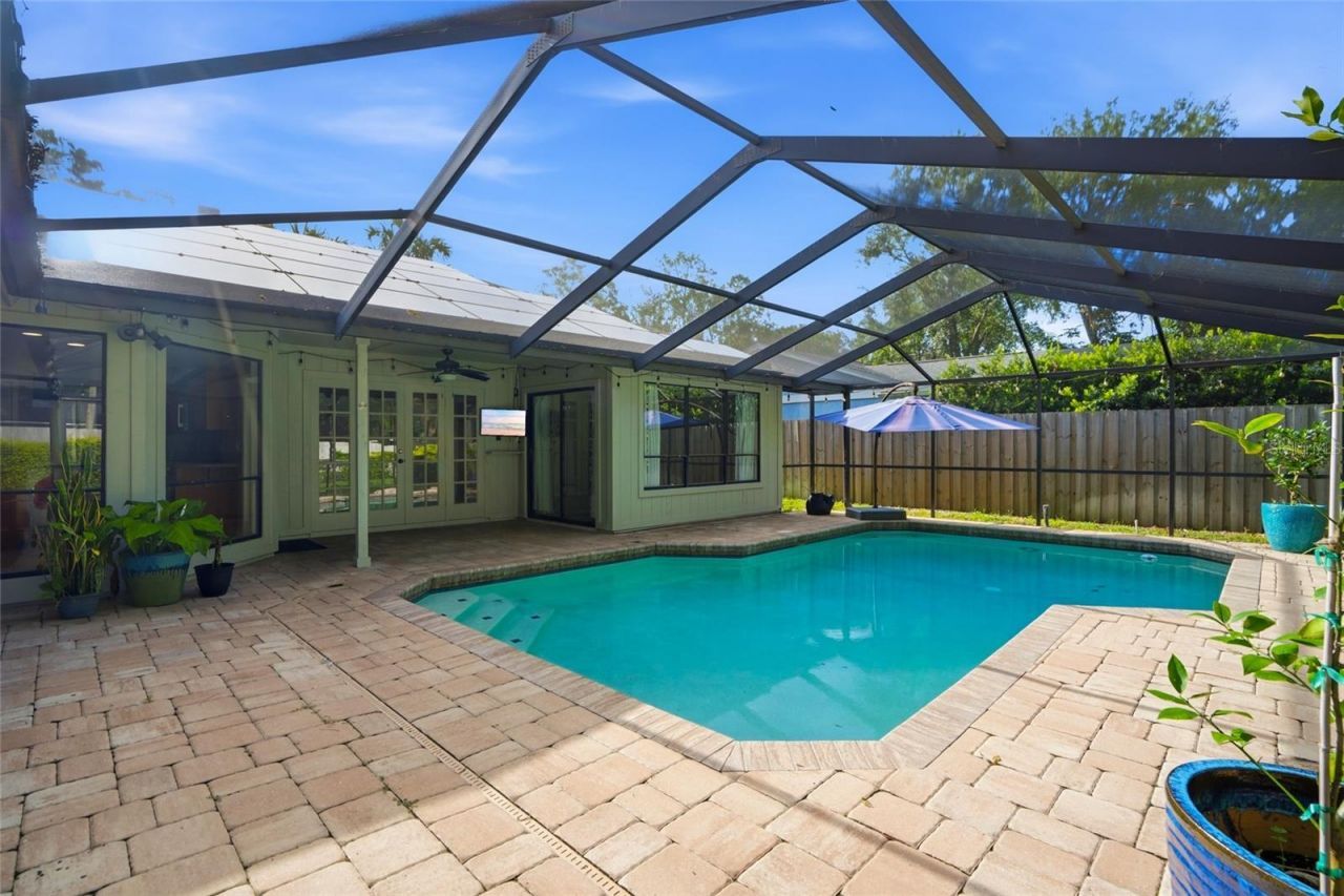 15908 Hampton Village Drive , Tampa, FL 33618 Photo