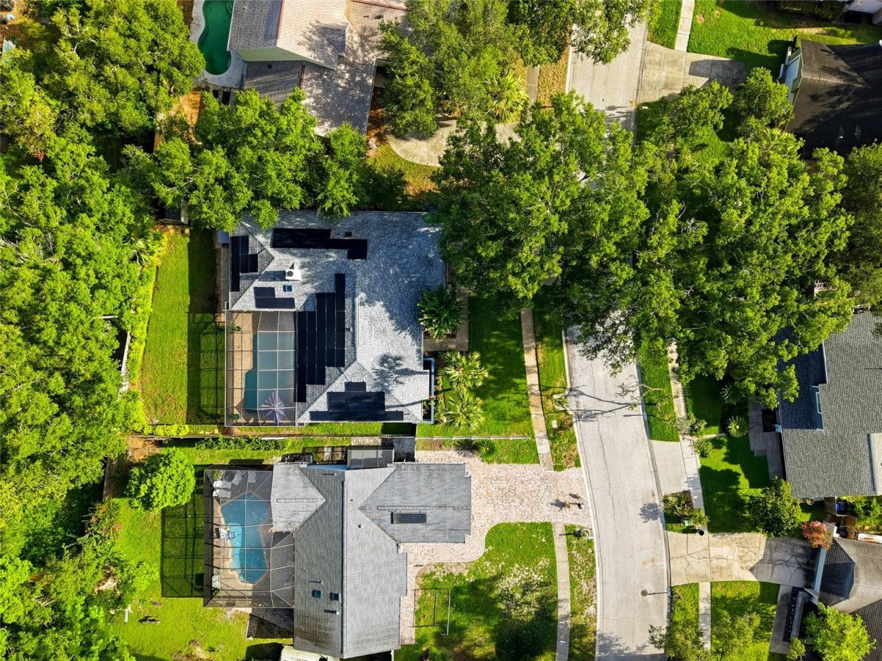15908 Hampton Village Drive , Tampa, FL 33618 Photo