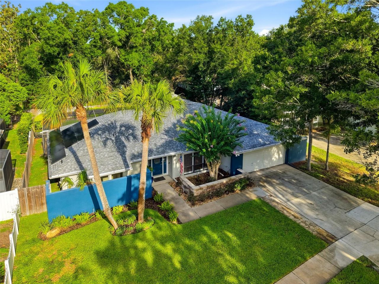 15908 Hampton Village Drive , Tampa, FL 33618 Photo