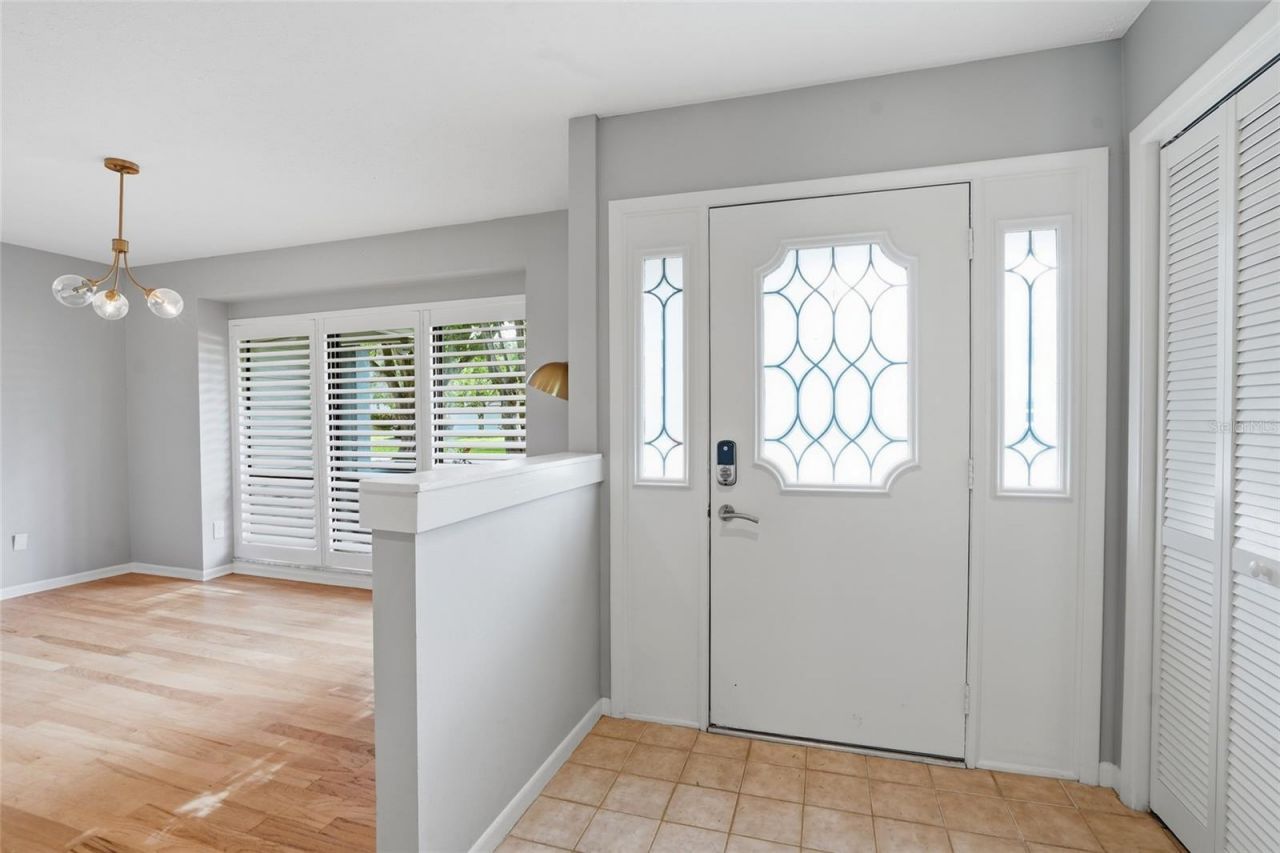 15908 Hampton Village Drive , Tampa, FL 33618 Photo