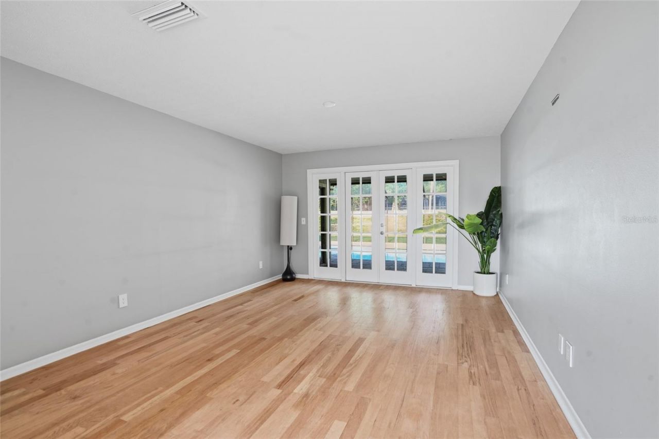 15908 Hampton Village Drive , Tampa, FL 33618 Photo