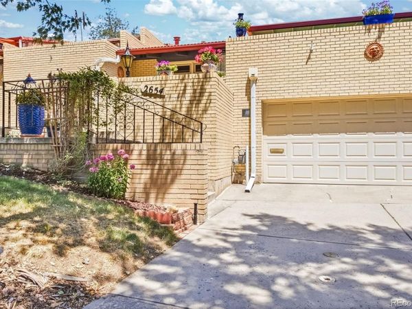 2654 S Ames Way, Lakewood, CO 80227
