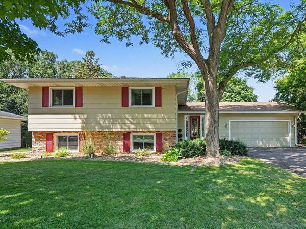 436 Rice Creek Boulevard NE, Fridley, MN 55432