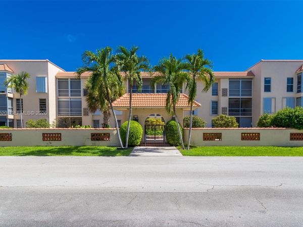 331 SW 8th St, Unit 3F, Boca Raton, FL 33432