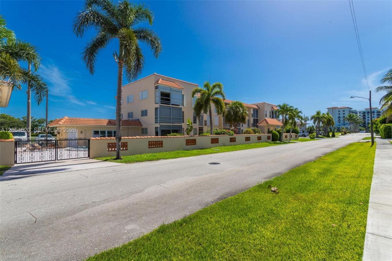 331 SW 8th St, Unit 3F, Boca Raton, FL 33432 Photo
