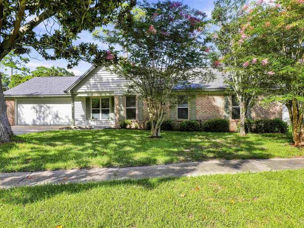 1464 Sanibel Ln, Gulf Breeze, FL 32563