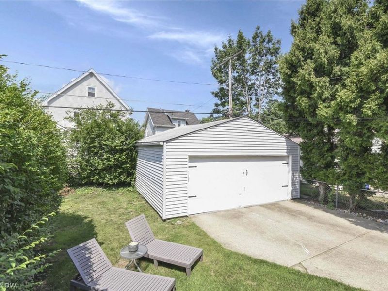 2088 Elmwood Avenue, Lakewood, OH 44107 Photo 35
