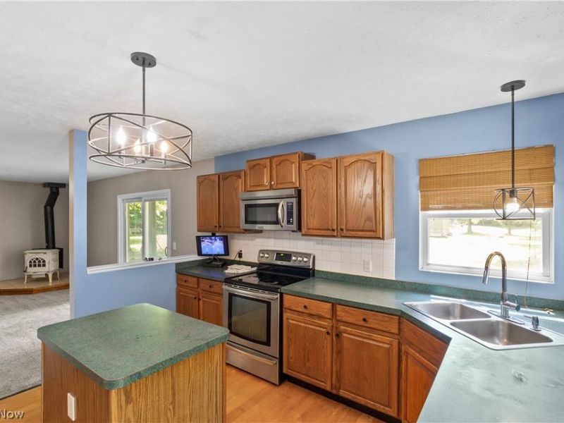 2166 Morning Star Drive, Roaming Shores, OH 44084 Photo 10