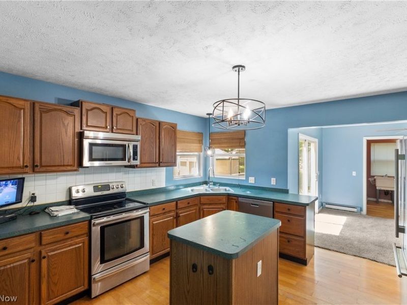 2166 Morning Star Drive, Roaming Shores, OH 44084 Photo 11