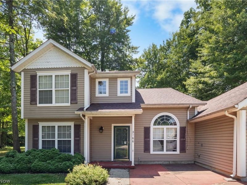 2166 Morning Star Drive, Roaming Shores, OH 44084 Photo 2