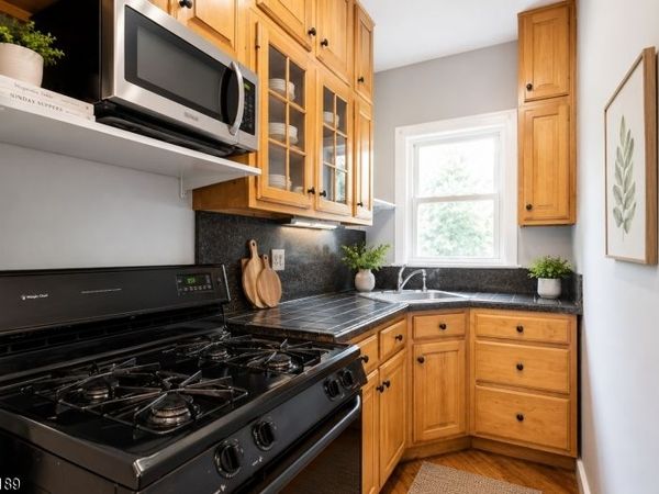 2011 Stecher Ave, Union, NJ 07083