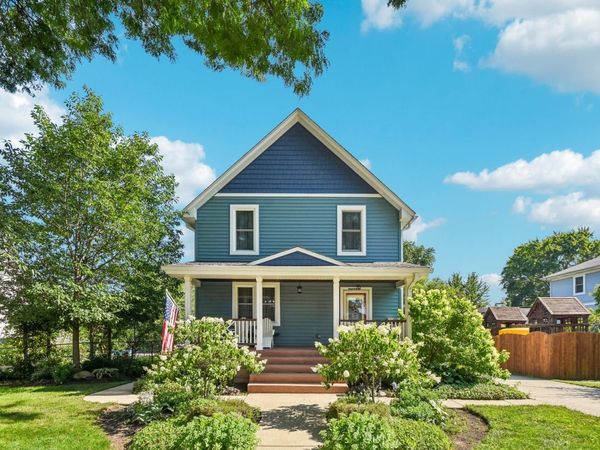 35 W Elm Avenue , Roselle, IL 60172