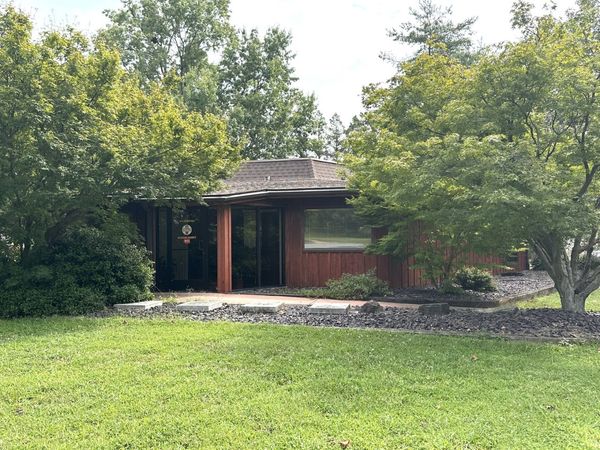 303 N Robinson Circle , Carbondale, IL 62901