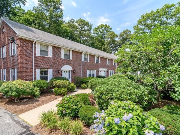 21 Westerly St, Unit 1, Wellesley, MA 02482