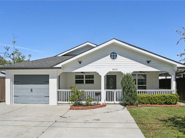 8021 VERSAILLES Street , Metairie, LA 70003