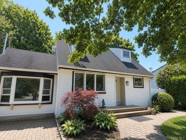 196 Sterling Street , Port Jefferson Station, NY 11776