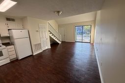 411 Cambridge Circle photo 4