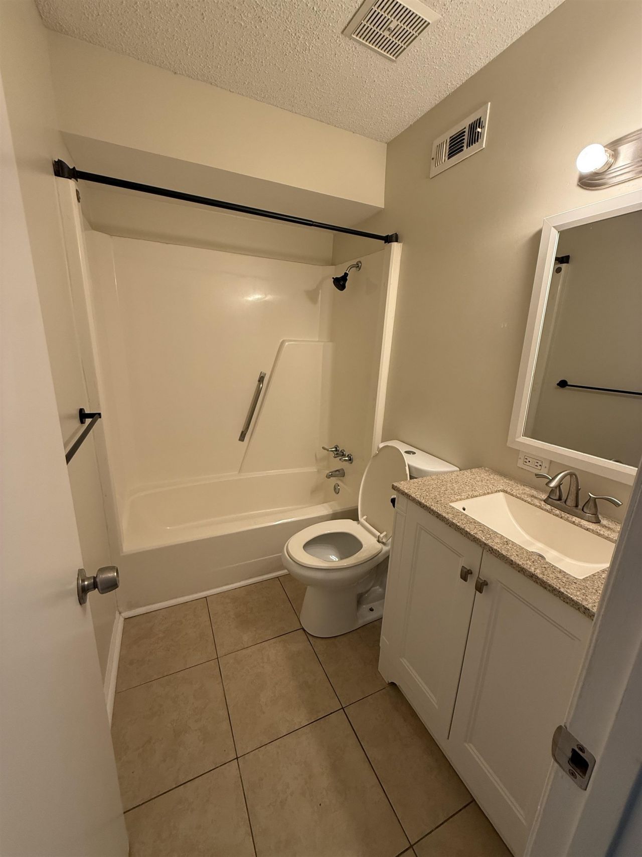 411 Cambridge Circle Photo 5