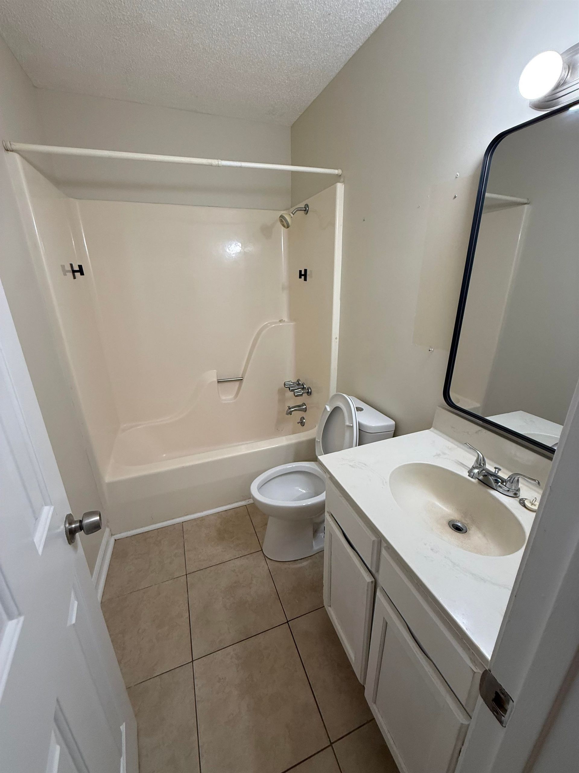 411 Cambridge Circle Photo 9