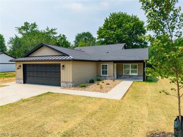 1895 Candell Avenue SW, Massillon, OH 44646