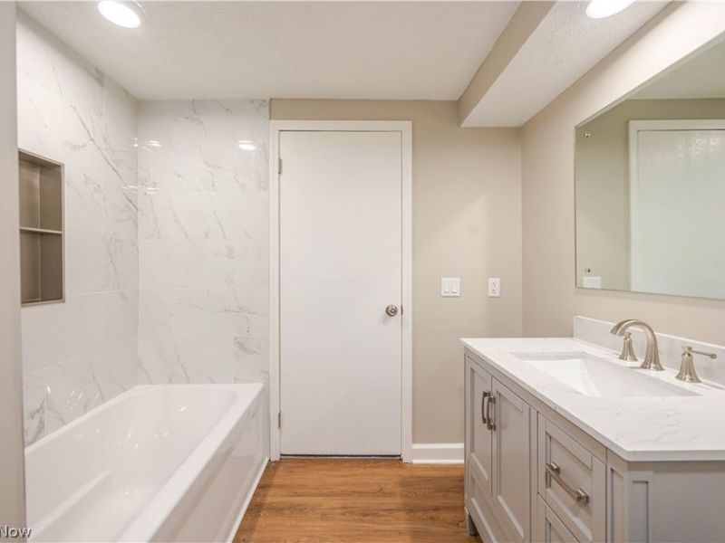 37430 Hunters Ridge Road , Solon, OH 44139 Photo 31