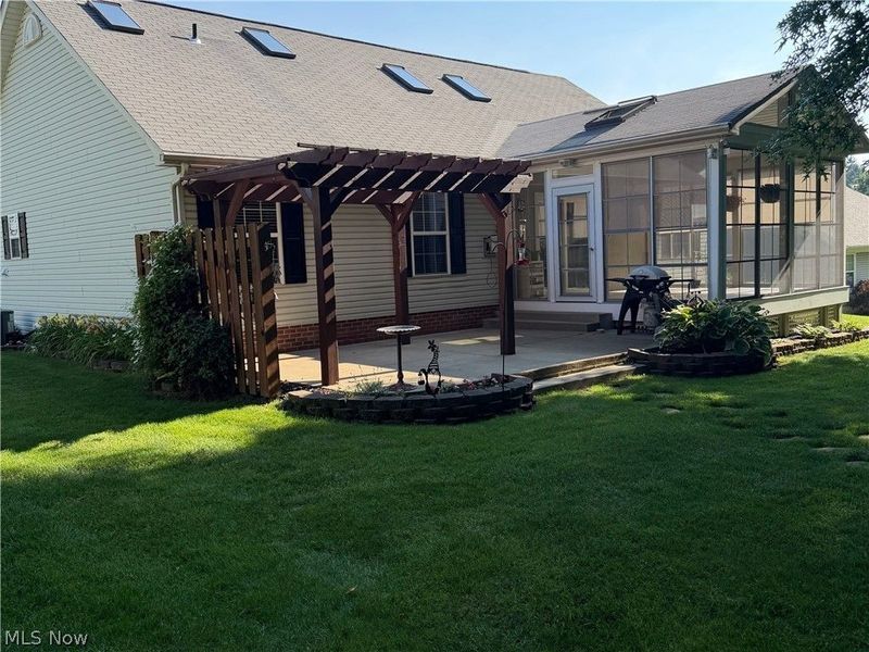 3312 Pine Ridge Drive , Ravenna, OH 44266 Photo 2