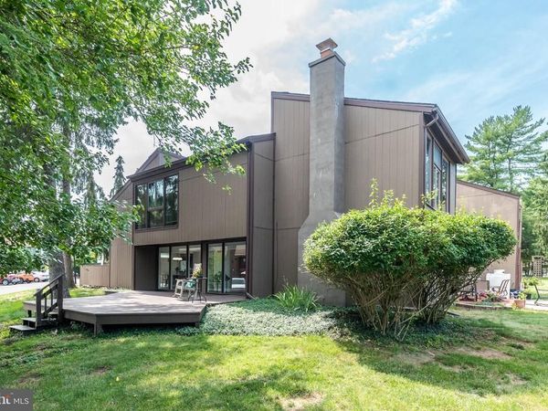 30 RUNNEMEDE, NEW HOPE, PA 18938