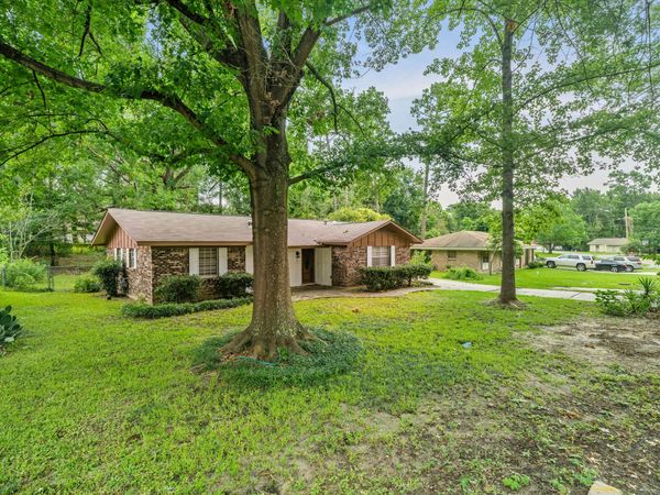 100 Virginia Dr., Hattiesburg, MS 39401