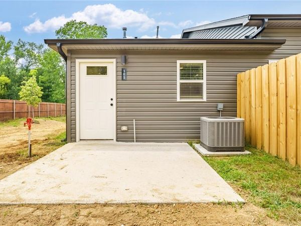 1639 N Arkansas Street , Unit 101, Rogers, AR 72756