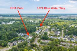 1574 Bluewater Way photo 4