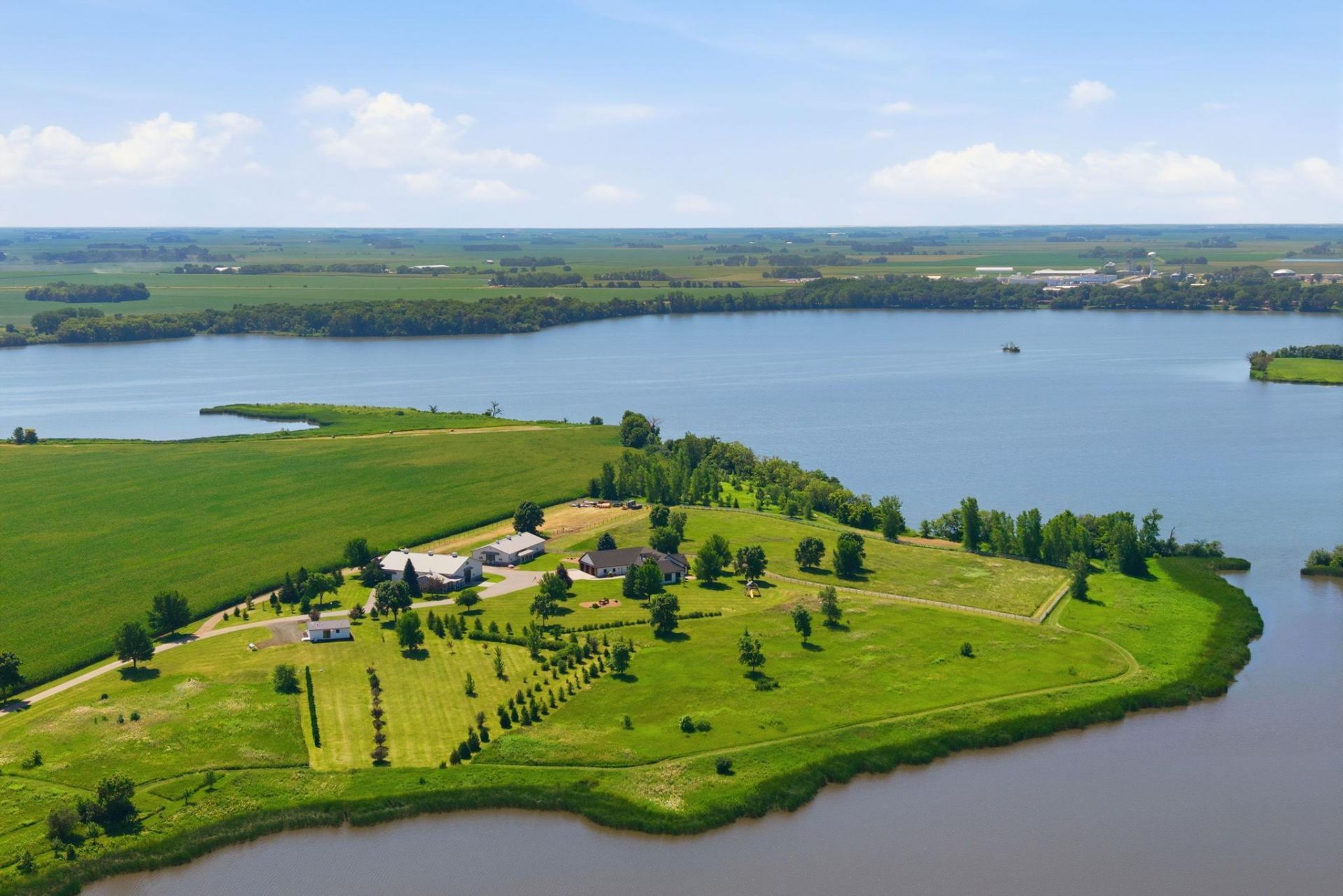 46445 250th Street , Gaylord, MN 55334