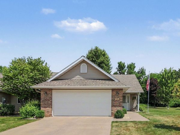 594 Cherrywood Court , Red Wing, MN 55066