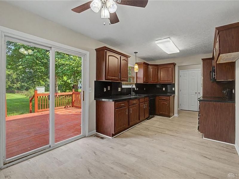 4047 Loyala Chase Lane, Dayton, OH 45424 Photo 14