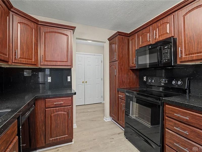 4047 Loyala Chase Lane, Dayton, OH 45424 Photo 18