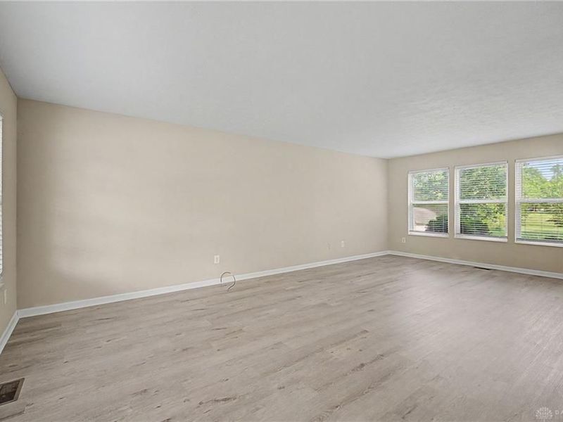 4047 Loyala Chase Lane, Dayton, OH 45424 Photo 7