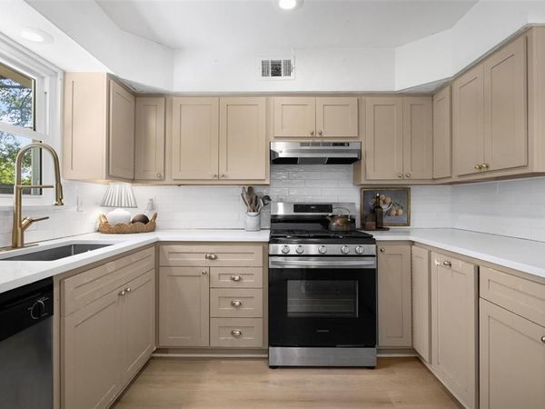 11367 Lippitt Avenue, Dallas, TX 75218