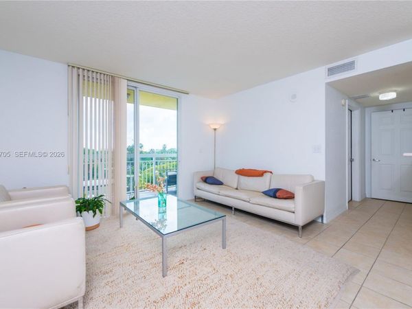 816 NW 11th St , Unit 606, Miami, FL 33136