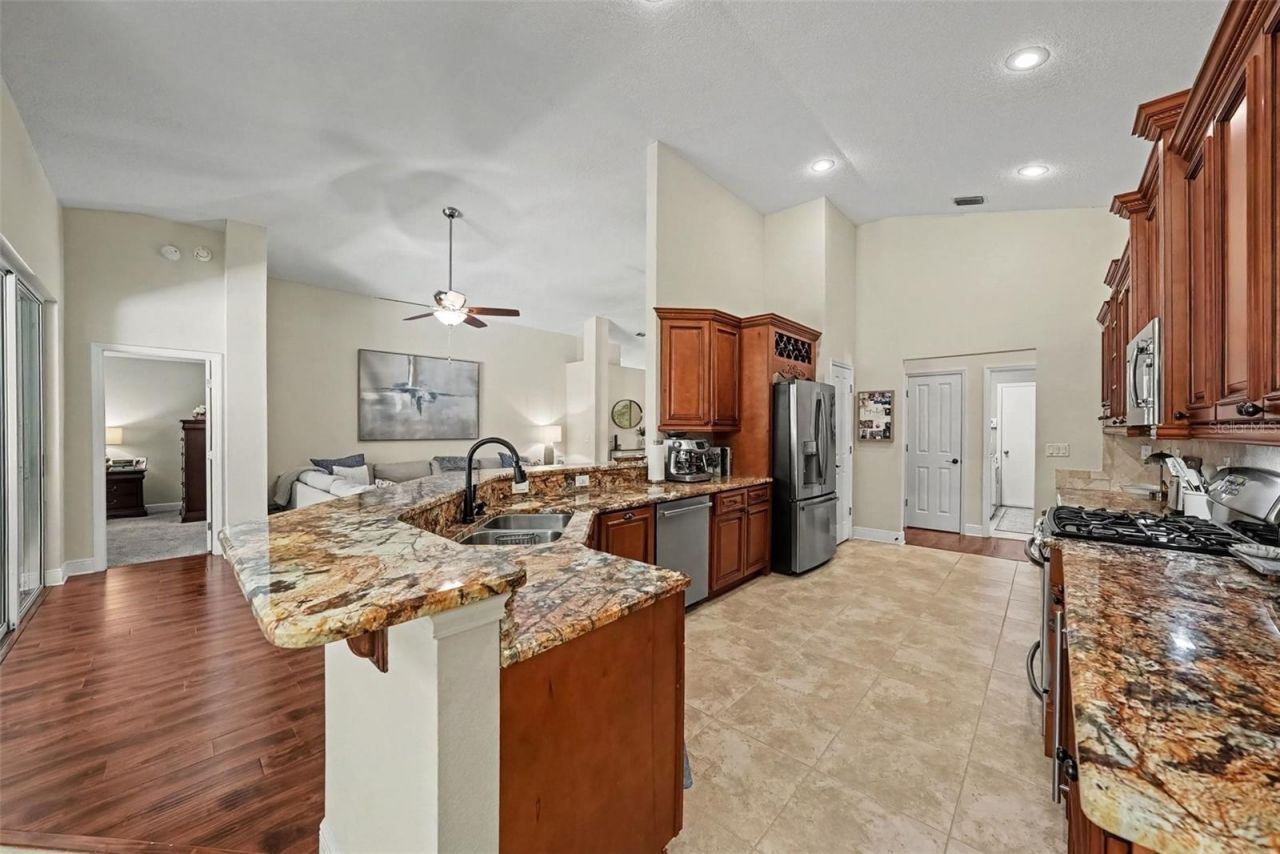 10617 Weybridge Drive, Tampa, FL 33626 Photo