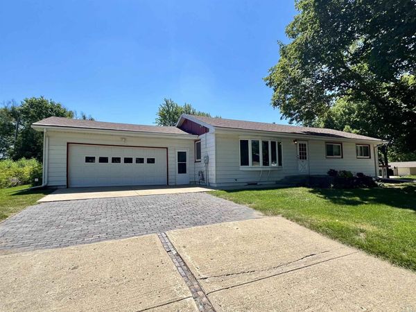 210 S Walnut St., Elk Point, SD 57025