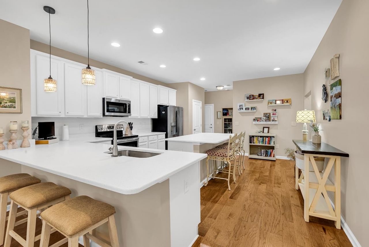 120 Queens Cove Place  Photo 13