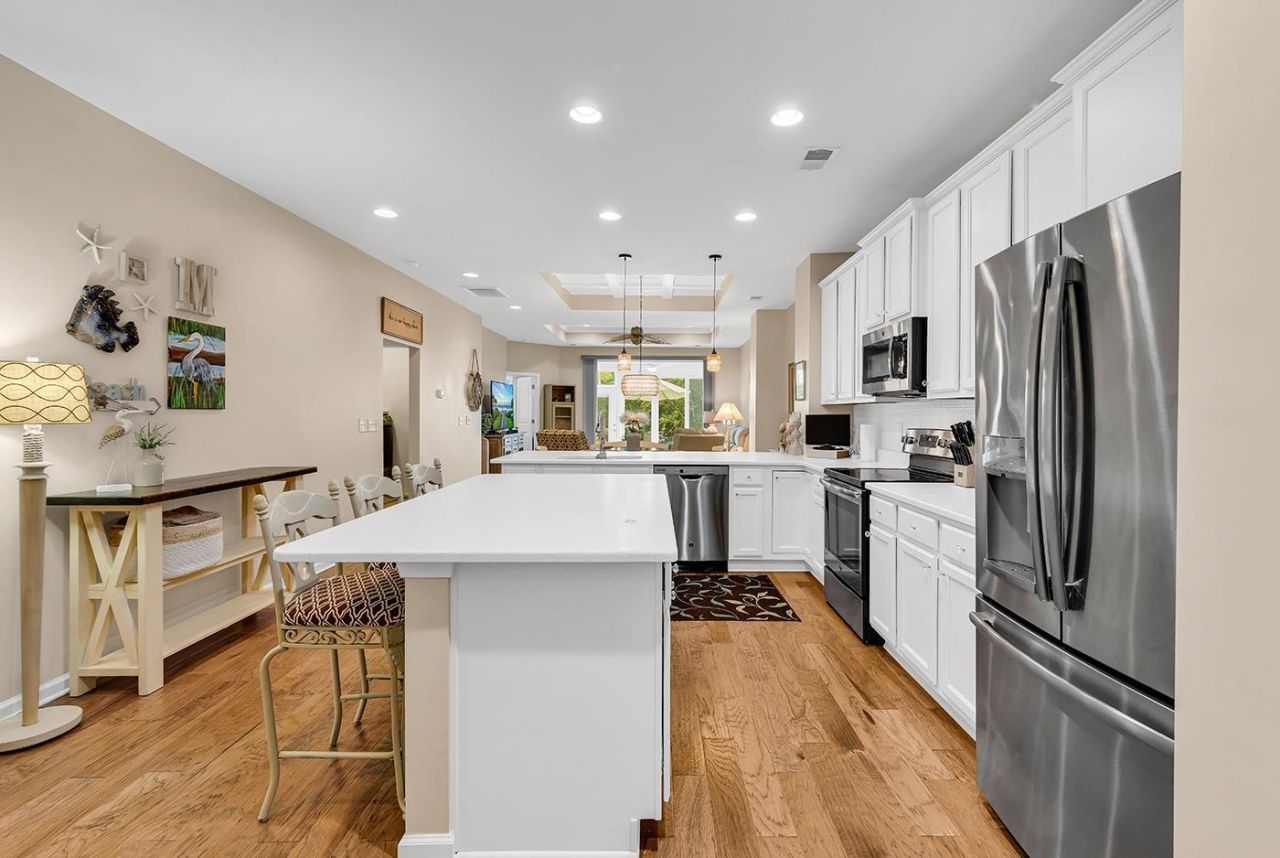 120 Queens Cove Place  Photo 15
