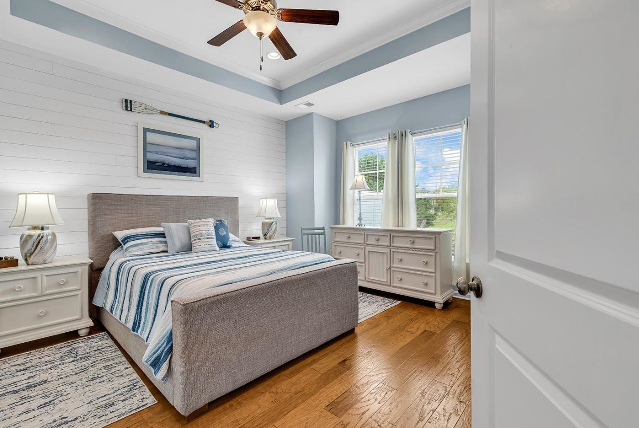 120 Queens Cove Place  Photo 24