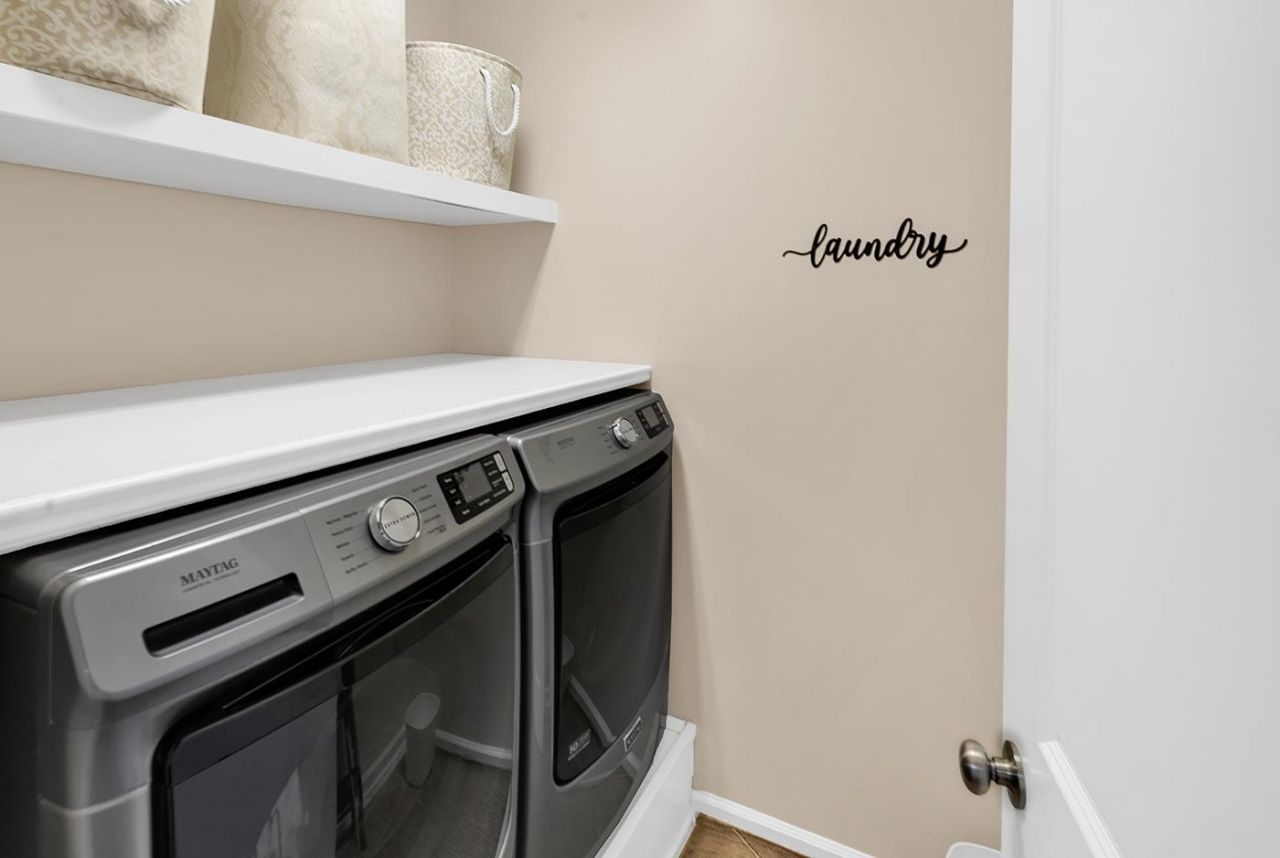 120 Queens Cove Place  Photo 37