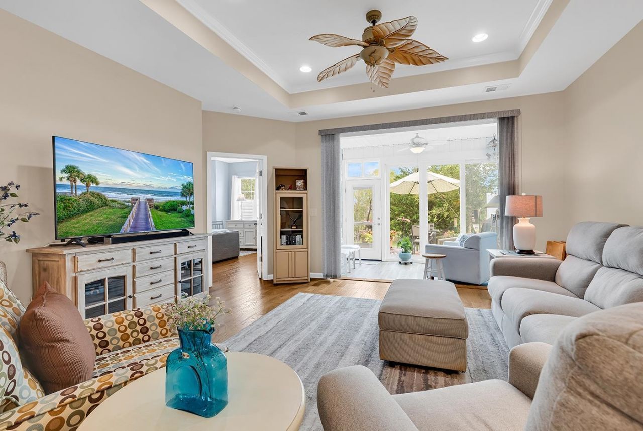 120 Queens Cove Place  Photo 4