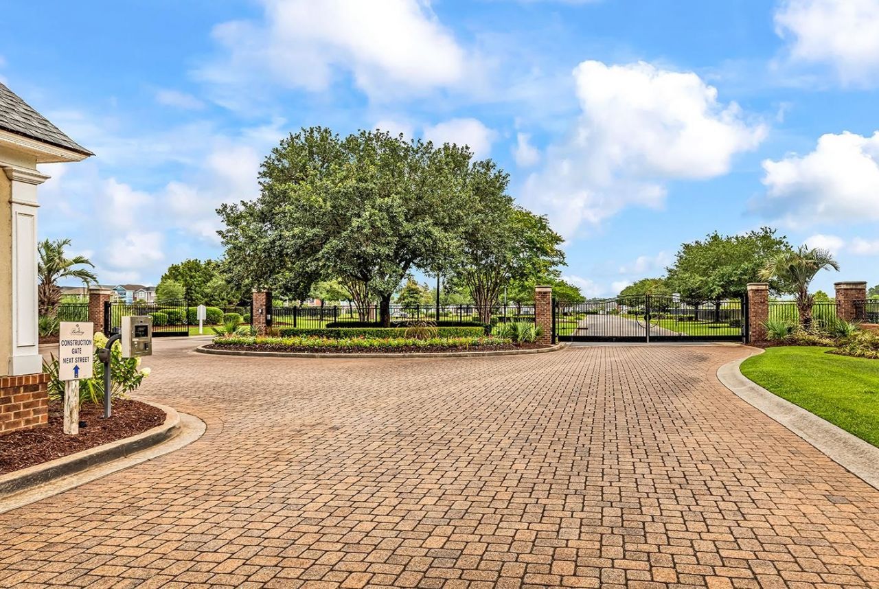 120 Queens Cove Place  Photo 46