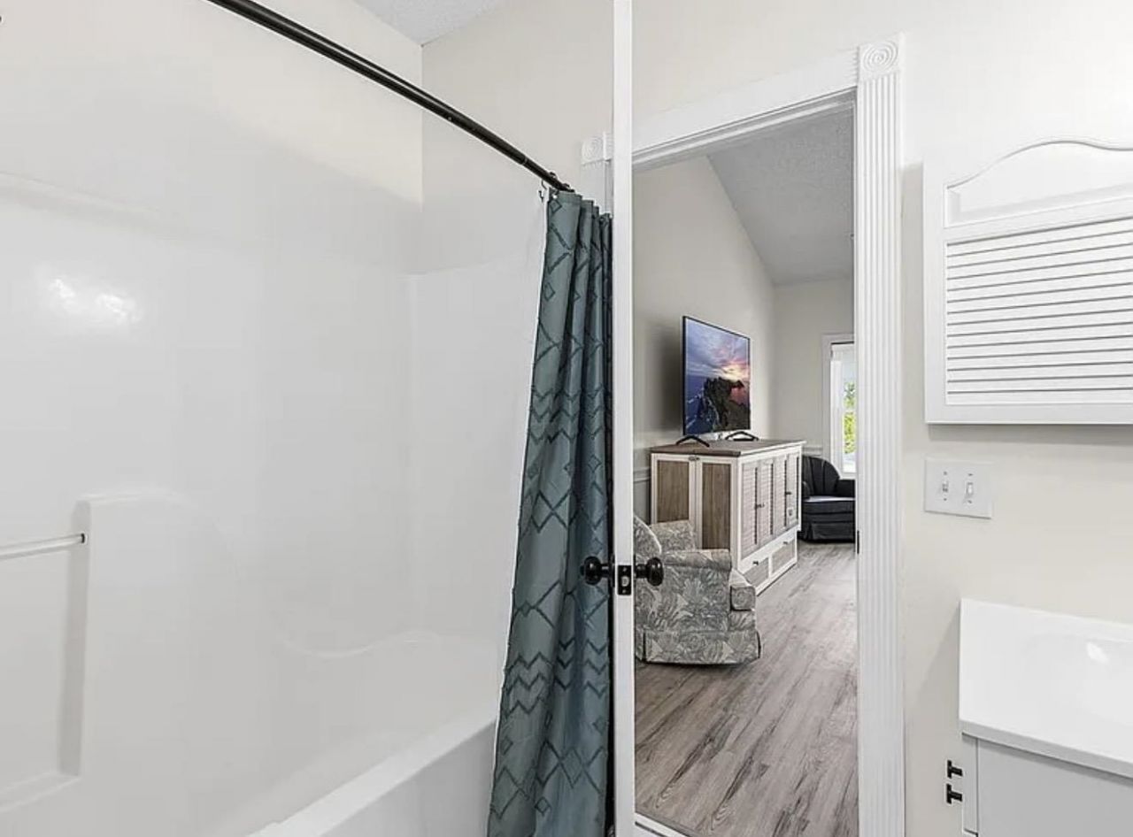 4815 Orchid Way  Photo 9