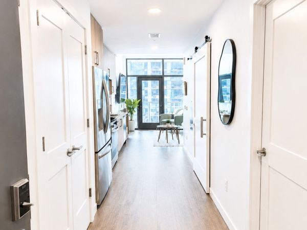 1212 Demonbreun St, Unit 1406, Nashville, TN 37203